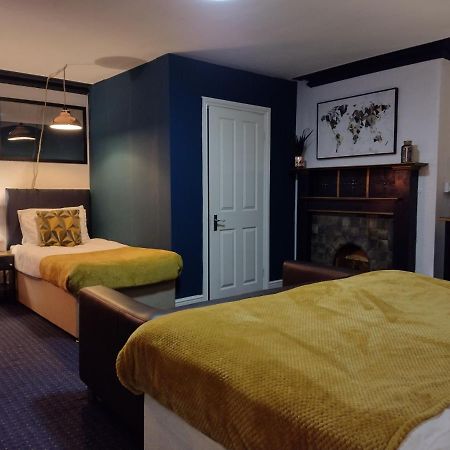 The Crown Inn Keynsham Extérieur photo