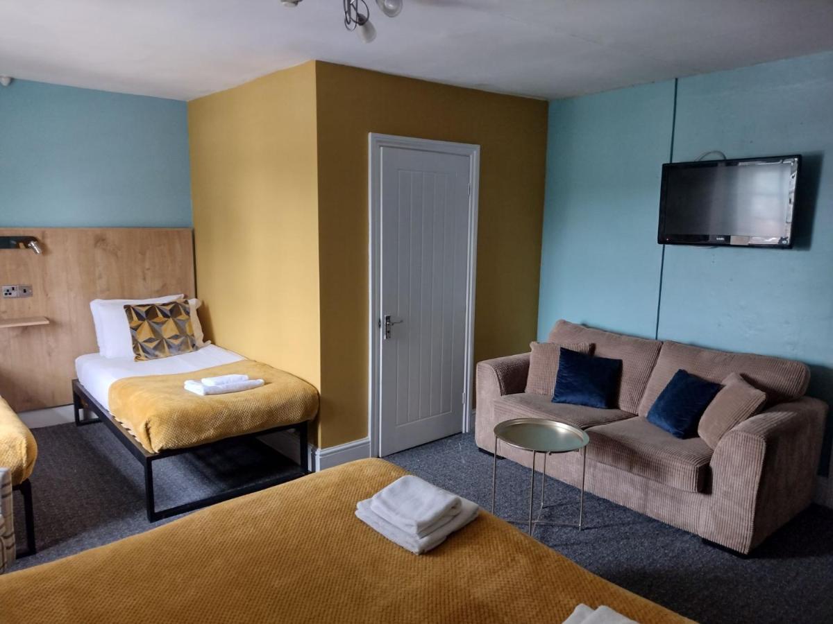 The Crown Inn Keynsham Extérieur photo