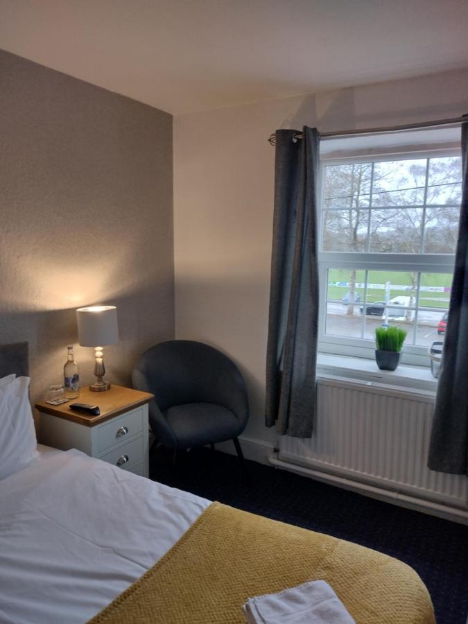 The Crown Inn Keynsham Extérieur photo