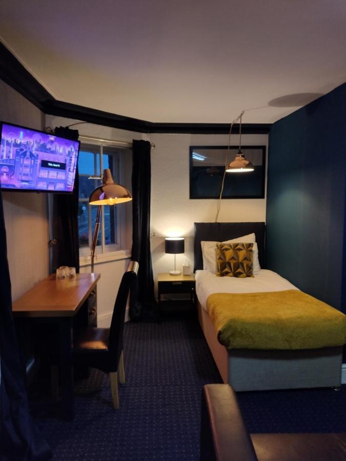 The Crown Inn Keynsham Extérieur photo