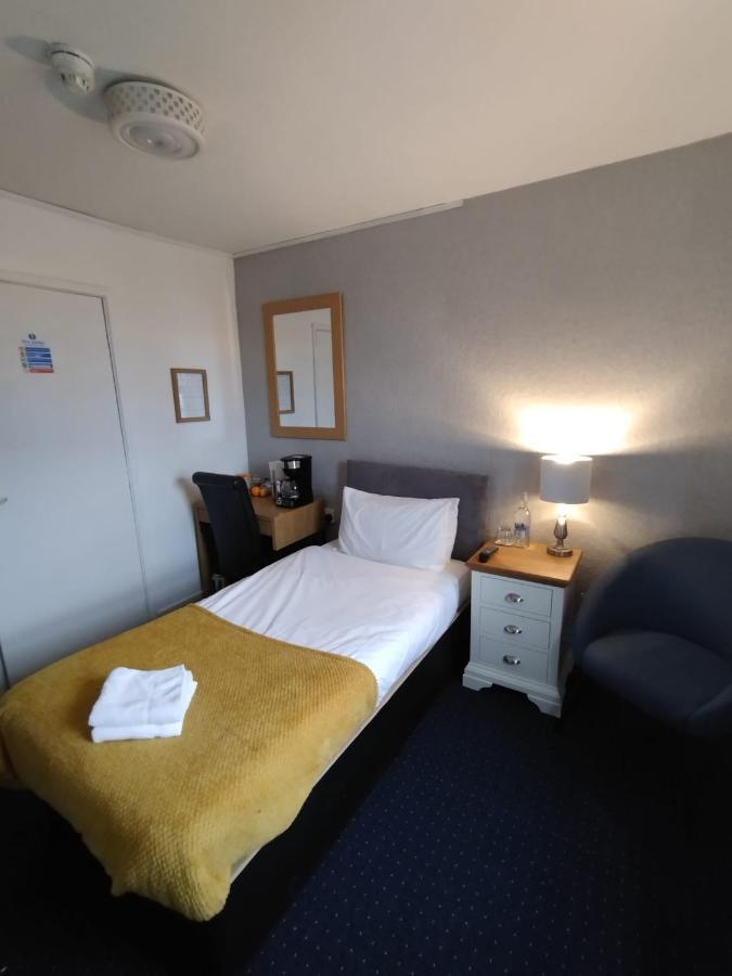 The Crown Inn Keynsham Extérieur photo