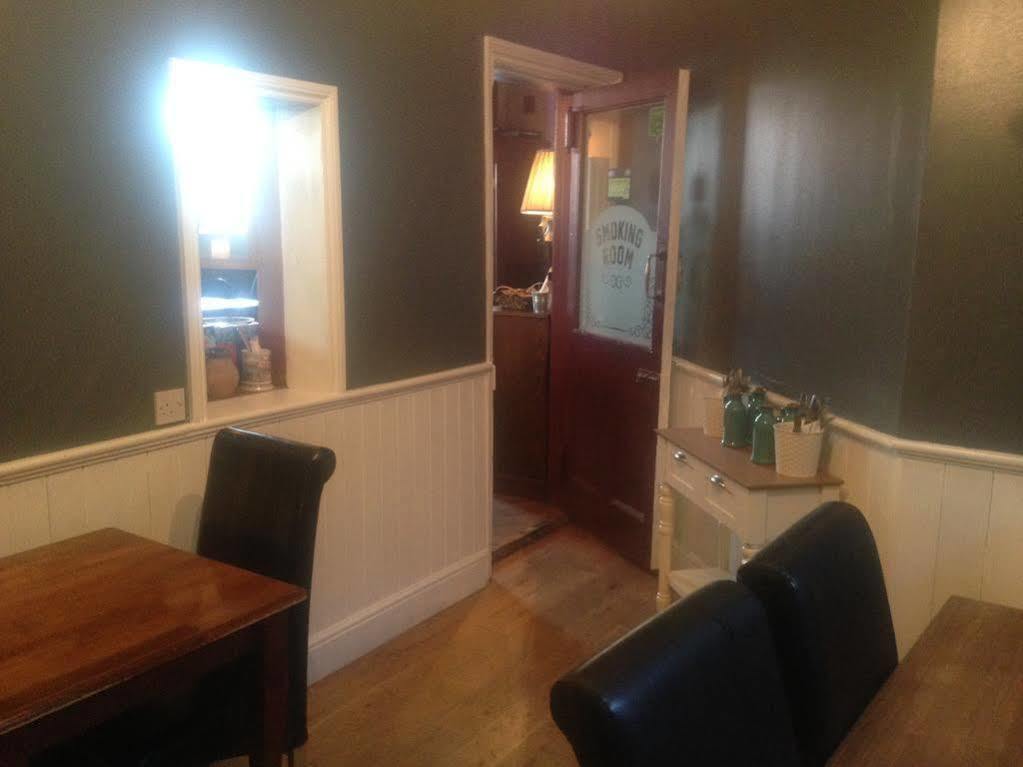 The Crown Inn Keynsham Extérieur photo