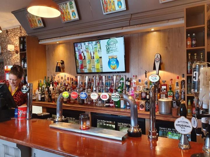 The Crown Inn Keynsham Extérieur photo